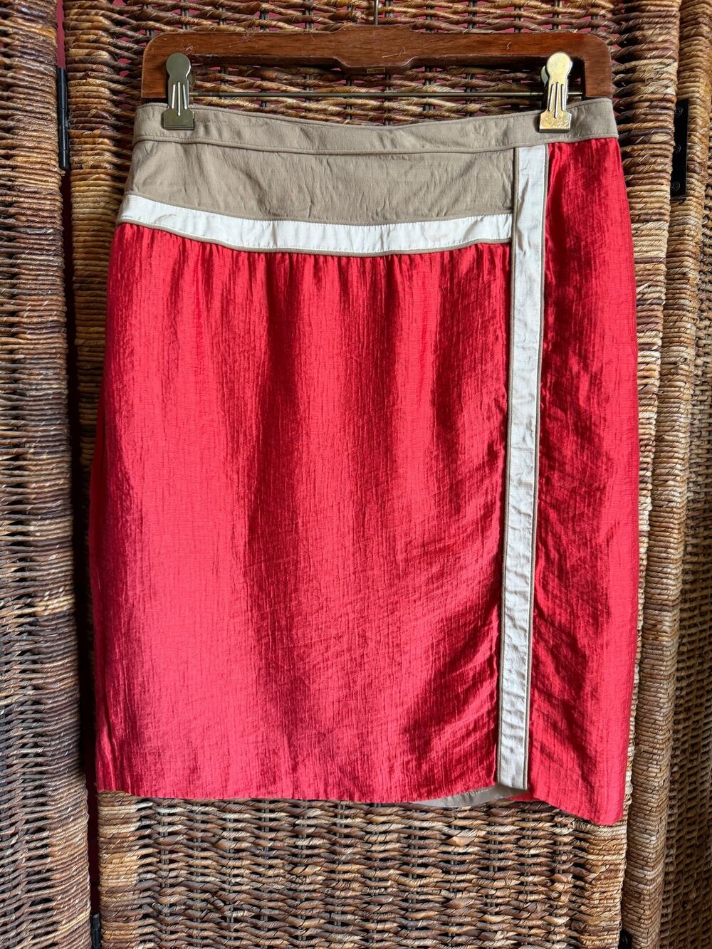 Antonio Melani size 6 color-block skirt in vibrant red with tan and ivory detail